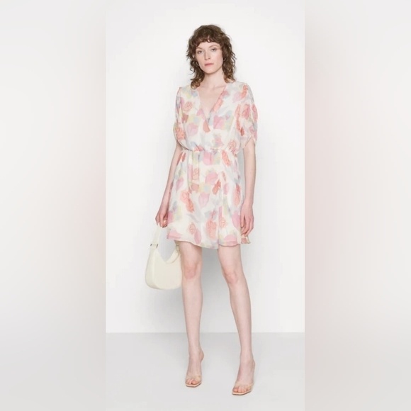 Ted Baker London Dresses & Skirts - New Ted Baker Juleah Ruched Sleeve Detail Floral Print Mini Dress NWT